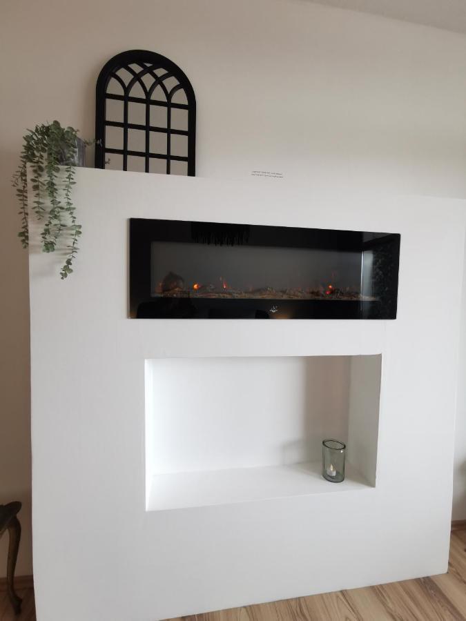 Up Wulkje21 Neu Renovierte Wohnung Mit Pkw Stellplatz Emden Kültér fotó